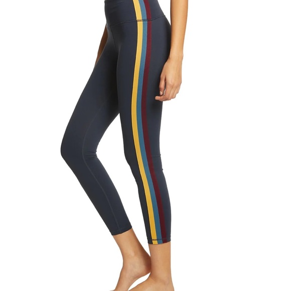 Spiritual Gangster
Perfect Stripe set - Picture 3 of 7